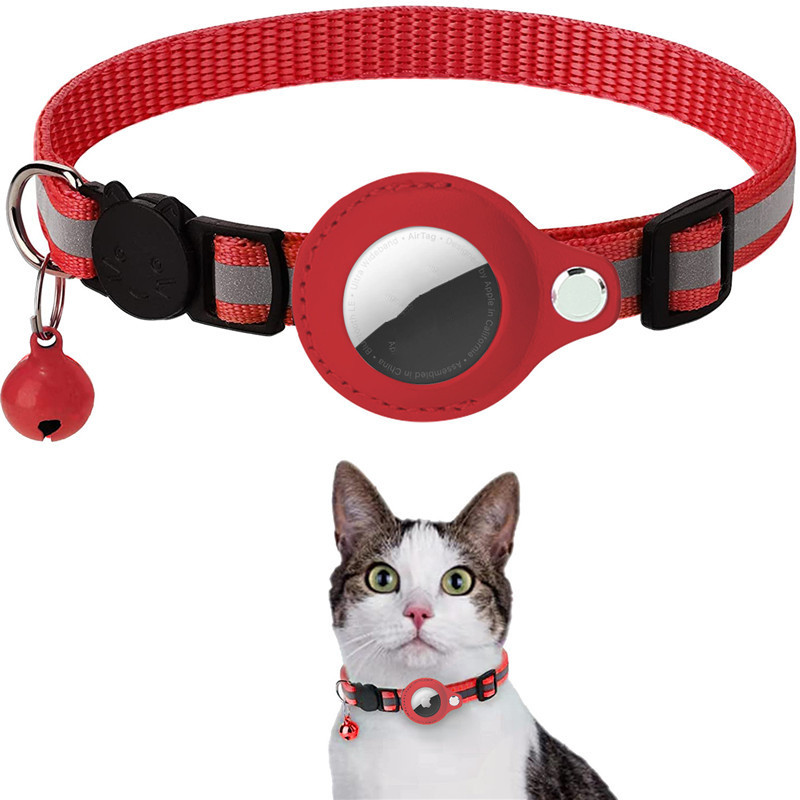 collar with a built-in AirTag pocket